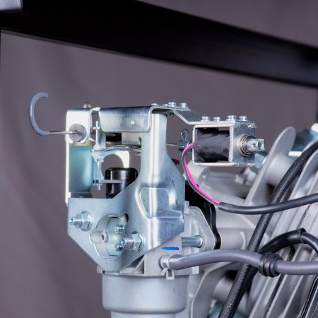 Бензиновый генератор с электростартером и коннектором автоматики FUBAG BS 7500 A ES в Нижнем Новгороде фото